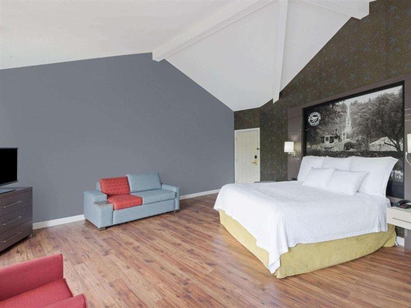 מלון Super 8 By Wyndham סטרברידג' מראה חיצוני תמונה