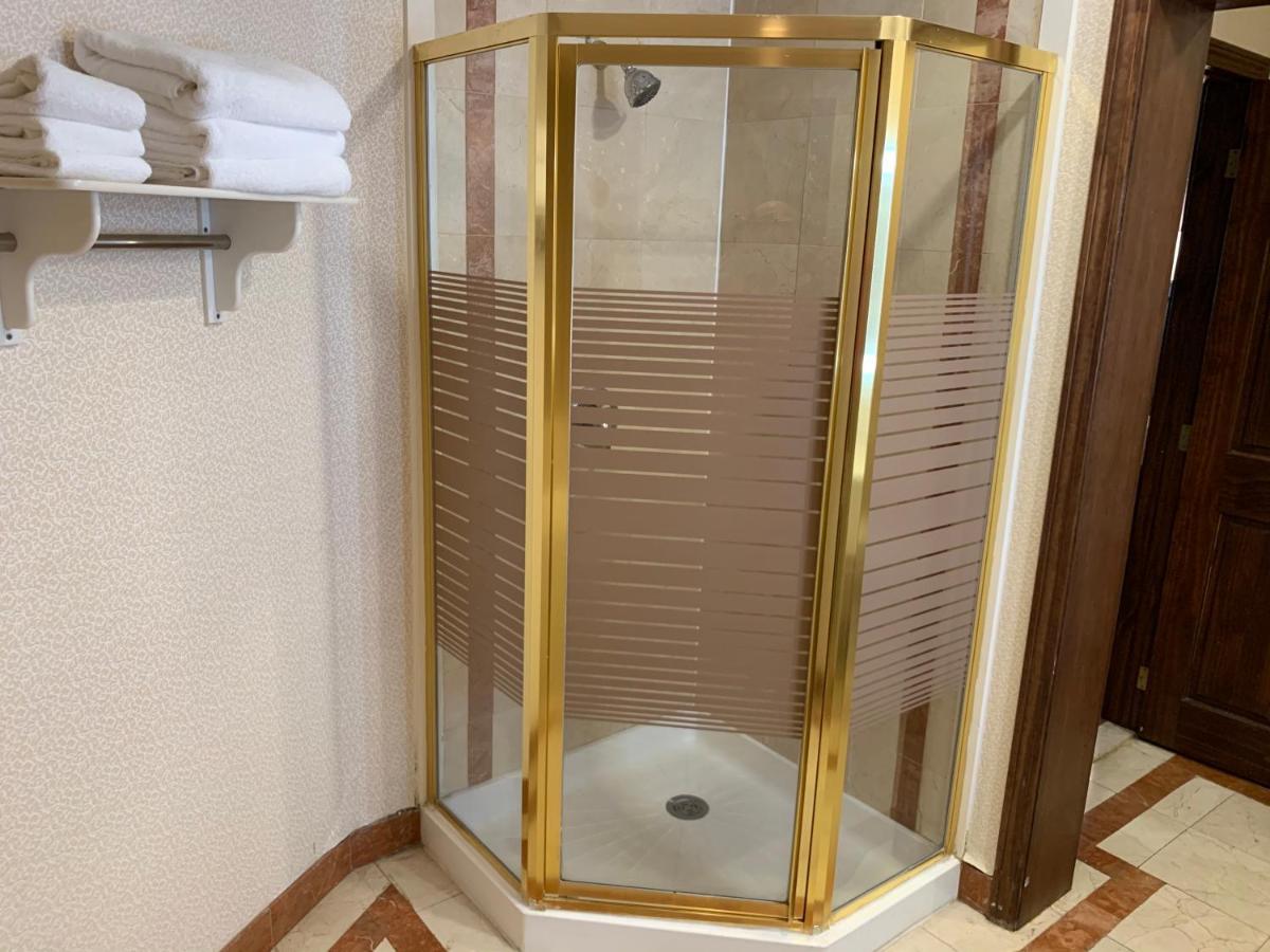 מלון Super 8 By Wyndham סטרברידג' מראה חיצוני תמונה